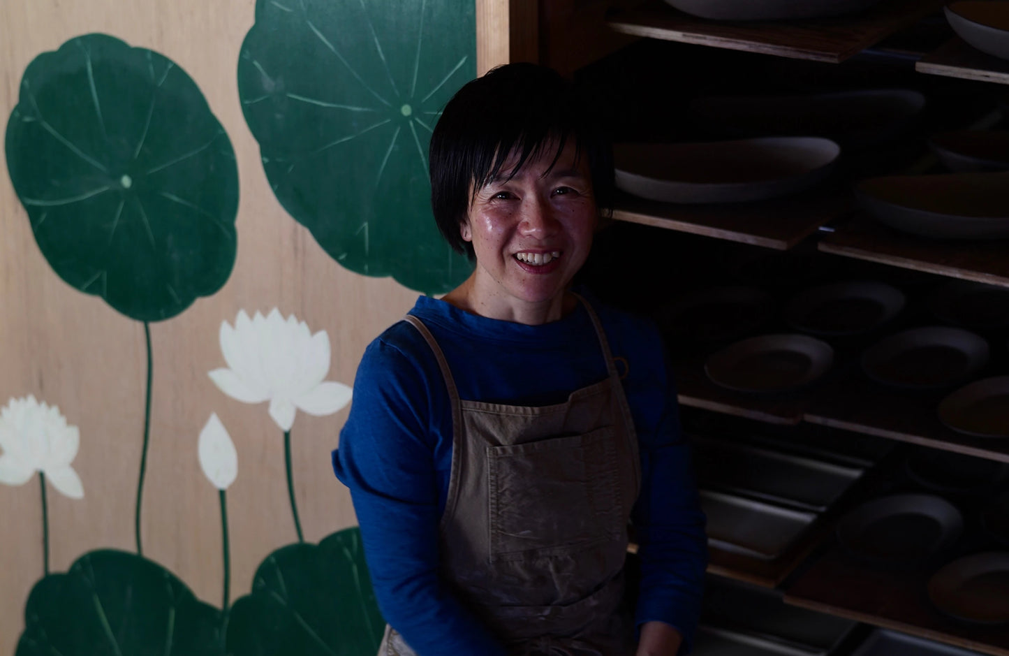 Painted Lotus Leaf Cup by Momoko Otani （大谷桃子）