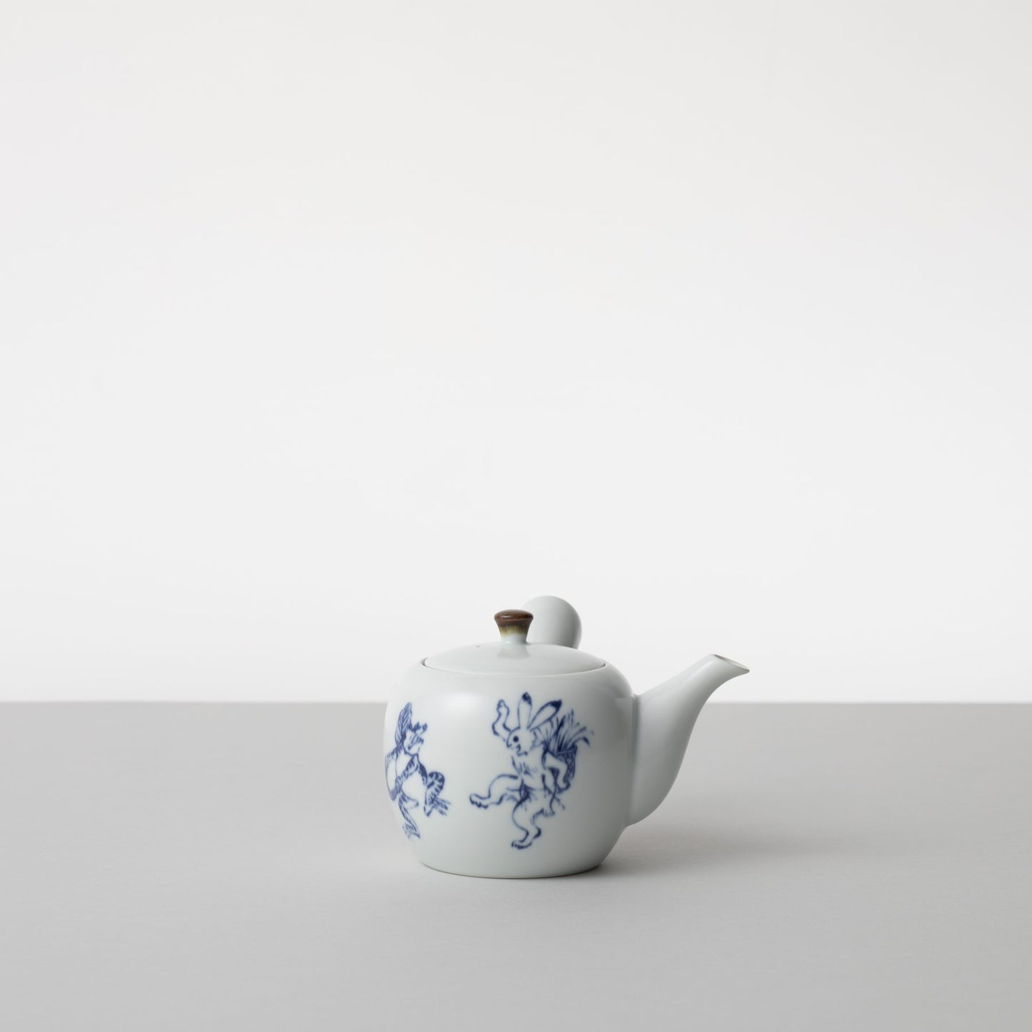 BARBAR CHOJUGIGA Tea Pot
