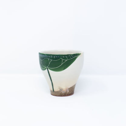 Painted Lotus Leaf Cup by Momoko Otani （大谷桃子）